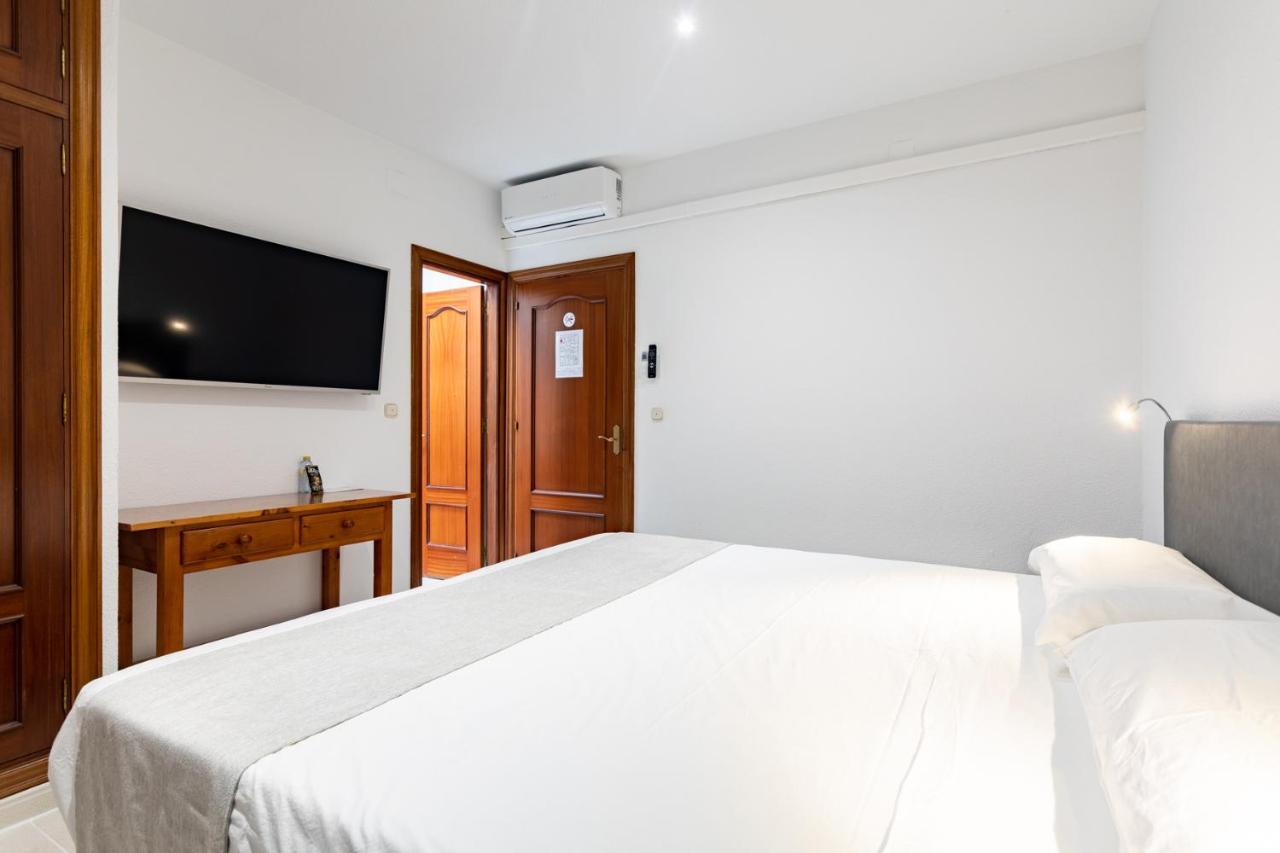 Hostal La Costa El Ejido Bagian luar foto