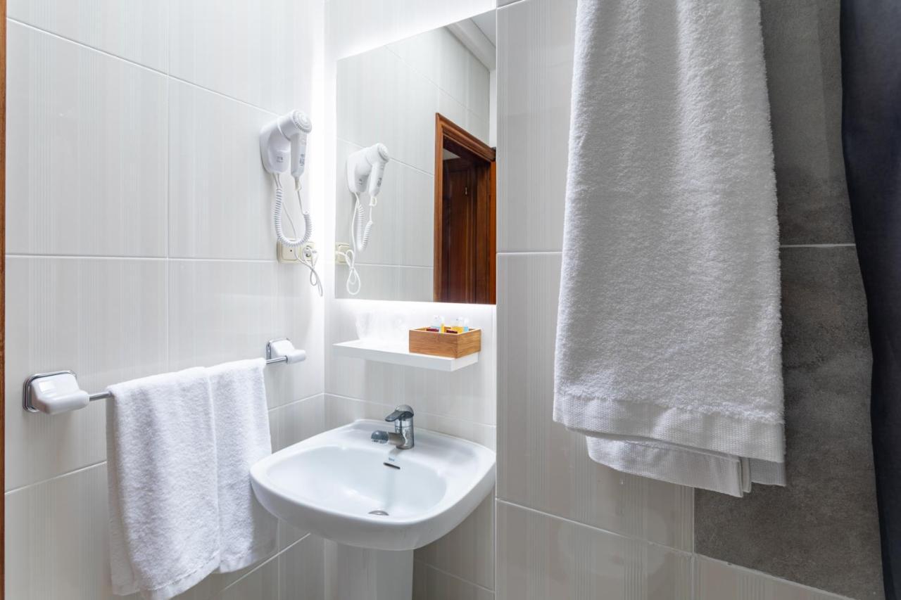 Hostal La Costa El Ejido Bagian luar foto