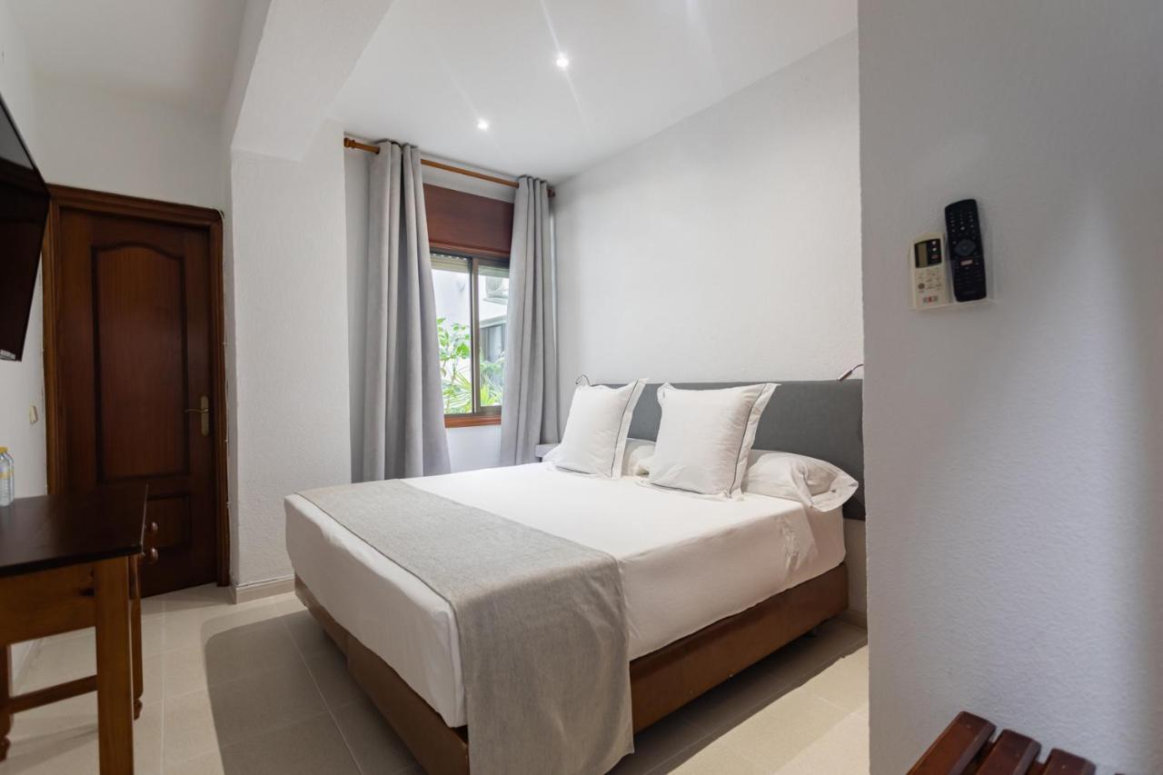 Hostal La Costa El Ejido Bagian luar foto