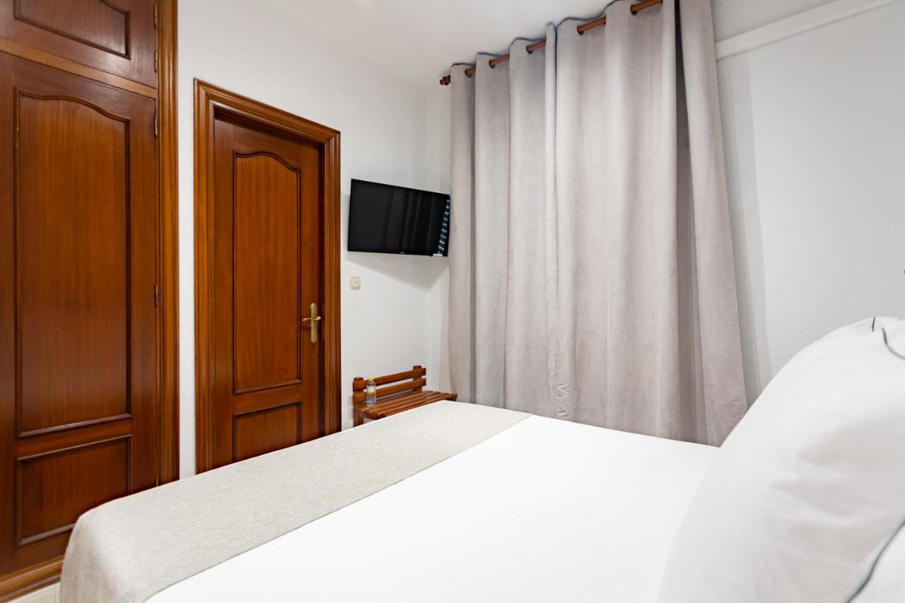 Hostal La Costa El Ejido Bagian luar foto